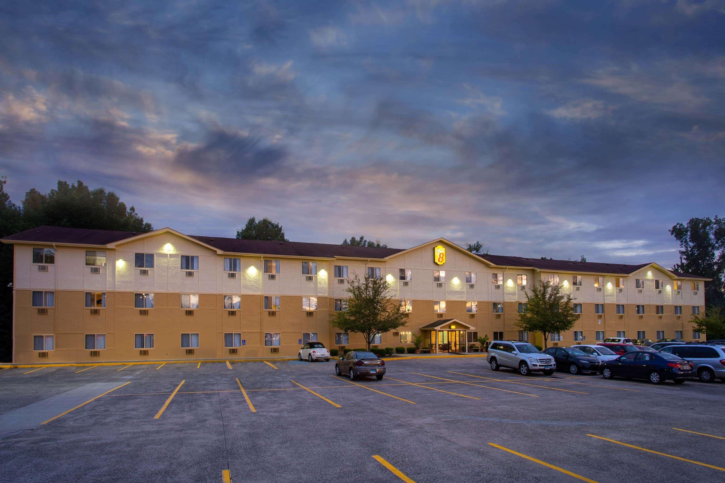 Super 8 By Wyndham Cromwell/Middletown Hotel Ngoại thất bức ảnh