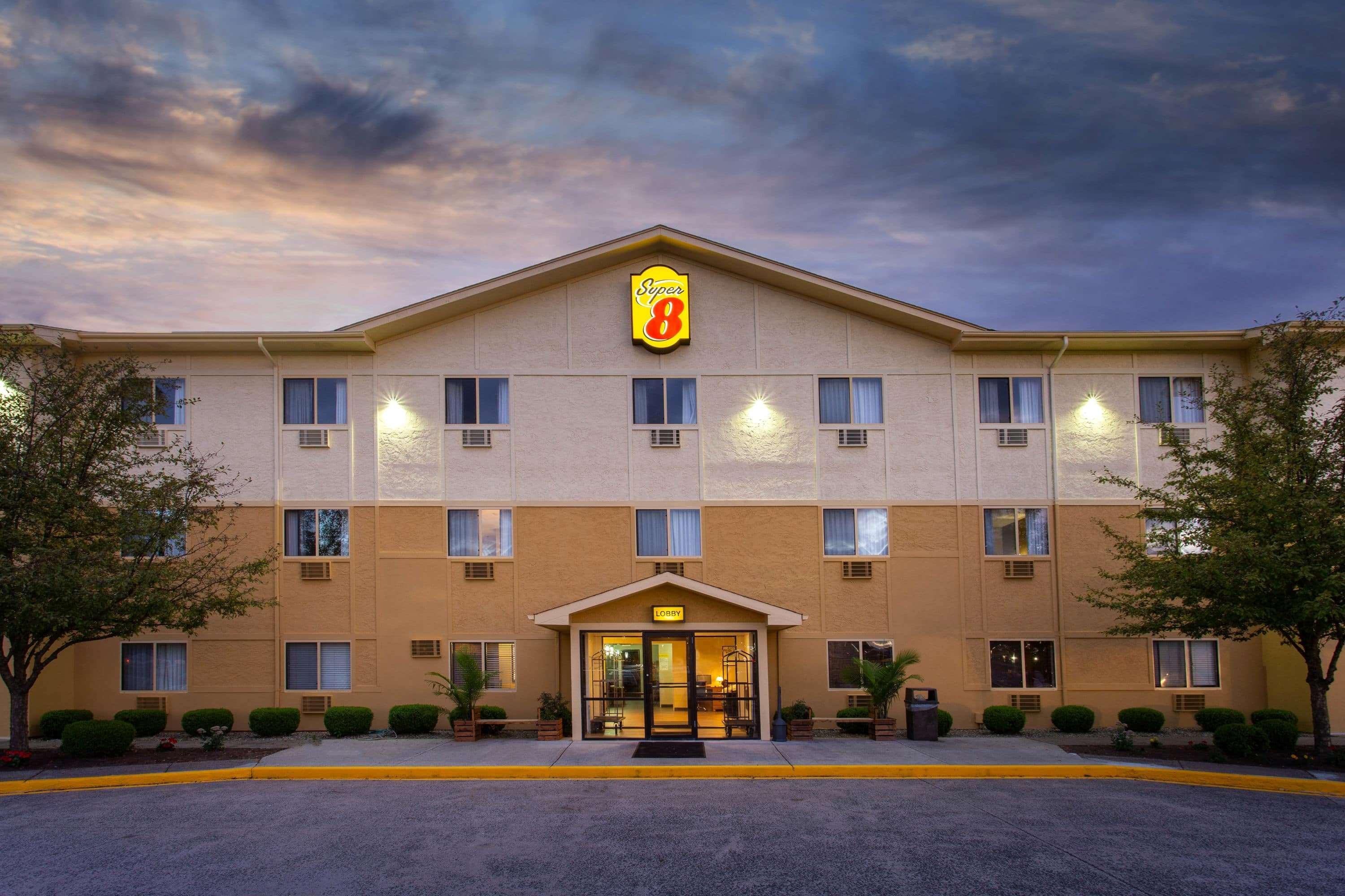 Super 8 By Wyndham Cromwell/Middletown Hotel Ngoại thất bức ảnh