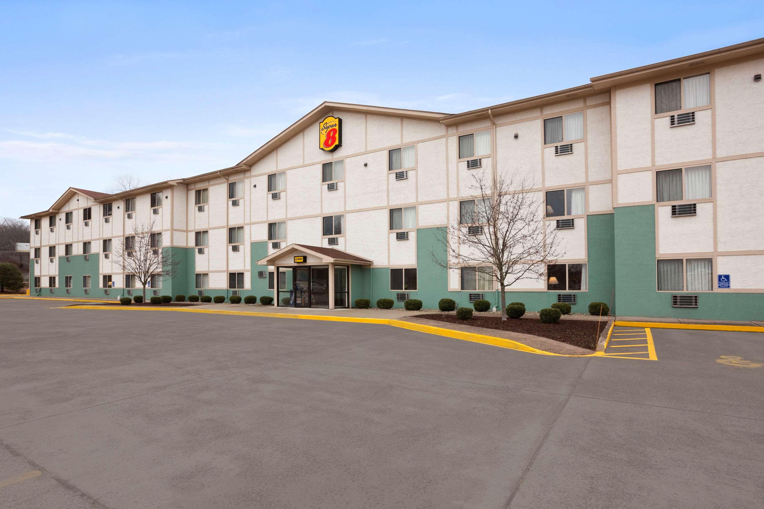Super 8 By Wyndham Cromwell/Middletown Hotel Ngoại thất bức ảnh