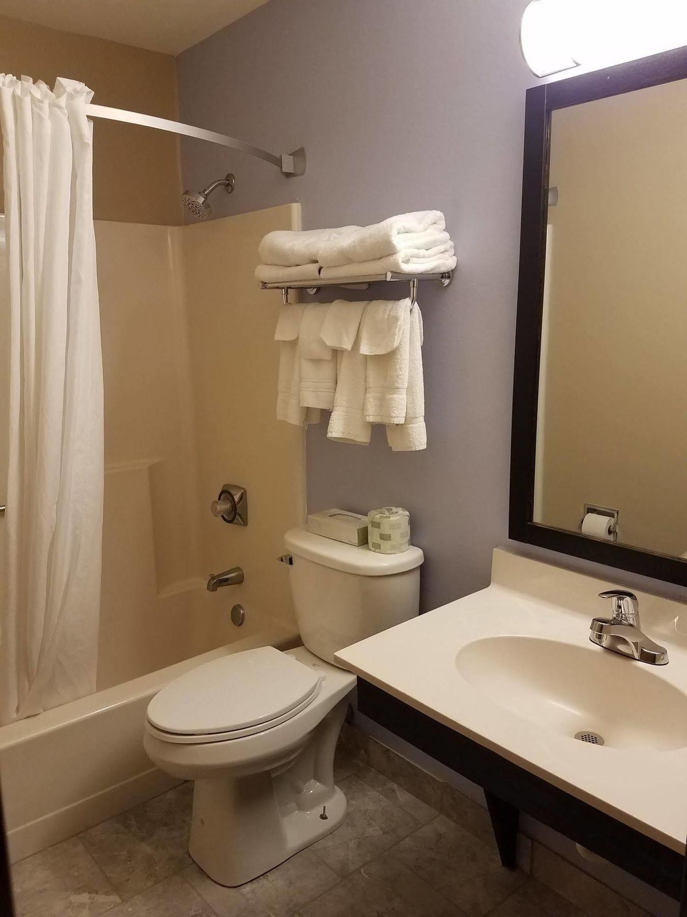 Super 8 By Wyndham Cromwell/Middletown Hotel Ngoại thất bức ảnh